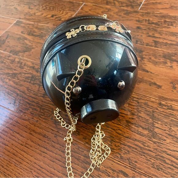 Hello 3M USA Piggy Shoulder Bag Black with Gold Chain NWT - Picture 6 of 12